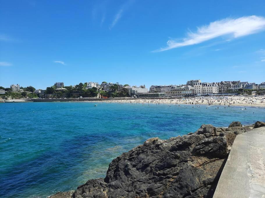 Le Jacaranda-A 2 Min De La Plage, Hyper Centre De Dinard, Vue Mer De La Fenetre מראה חיצוני תמונה